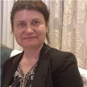 Profesora de ingles y francés imparte clase para niños de todas las edades